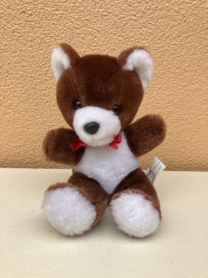 80年代の小さなクマのぬいぐるみ