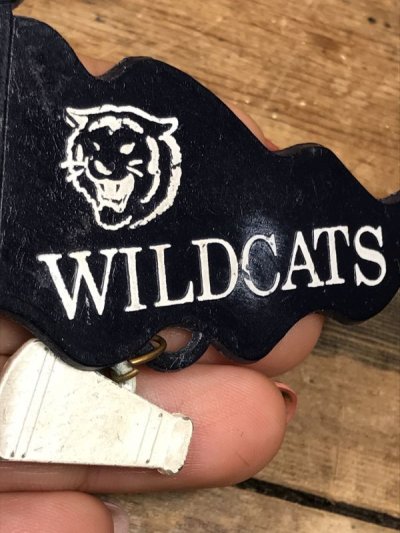 画像3: High School “Wildcats” Football Flag Pinbacks 　ハイスクール　ビンテージ　バッジ　フットボール　フラッグ　40〜50年代