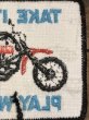 Take It Out And Play With It(それを取り出しそれで遊びます)のメッセージが書かれた70年代〜ビンテージ刺繡ワッペン