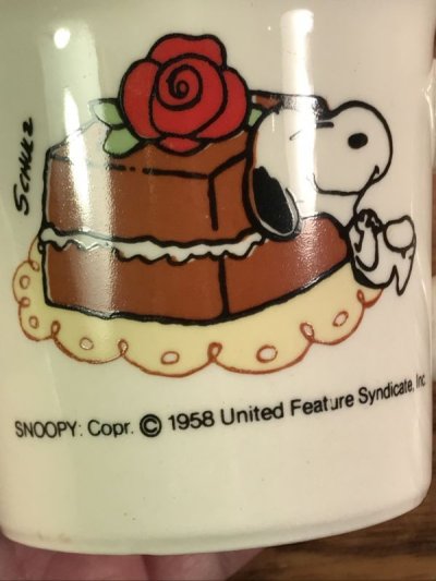 画像1: Peanuts Snoopy “Chocolate Cake” Ceramic Mug　スヌーピー　ビンテージ　マグカップ　チョコレートケーキ　70年代