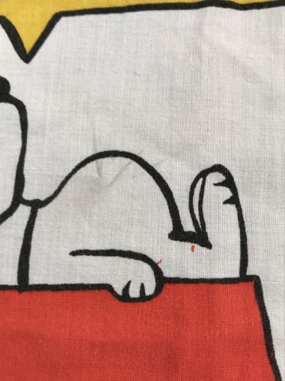 画像1: Peanuts Gang & Snoopy “Sleeping Bag & Bed” Mini Curtain Set　スヌーピー　ビンテージ　ミニカーテン　2枚組セット　70年代