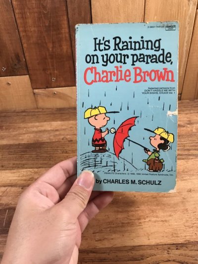 画像3: Snoopy Peanuts Gang “It's Raining On Your Parade,Charlie Brown” Comic Book　スヌーピー　ビンテージ　コミックブック　漫画本　70年代