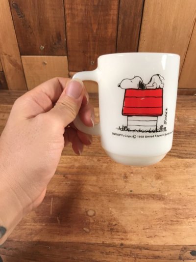 画像3: Peanuts Snoopy “Morning Allergic” Fire King Mug　スヌーピー　ビンテージ　マグカップ　ファイヤーキング　ウッドストック　60〜70年代