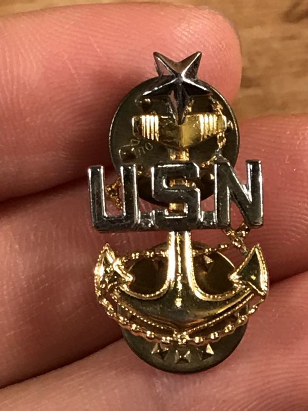 生まれのブランドで ピンバッジ USN アメリカ海軍 tbg.qa