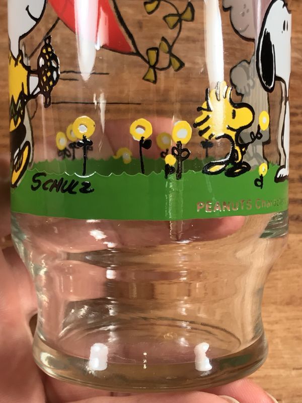 Peanuts Snoopy “Charlie Brown Kite” Glass スヌーピー ビンテージ グラス チャーリーブラウン 70〜80年代  - STIMPY(Vintage Collectible Toys）スティンピー(ビンテージ コレクタブル トイズ）