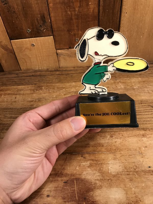 Aviva Peanuts Snoopy “You're the Joe Coolest!” Trophy スヌーピー